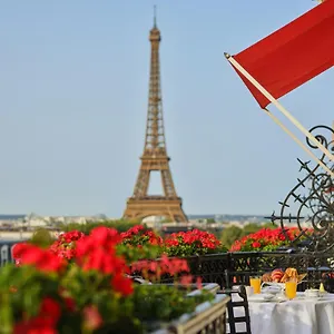 5* Otel Plaza Athenee - Dorchester Collection
