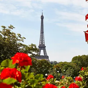 5* Otel Plaza Athenee - Dorchester Collection