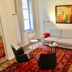 1 Bedroom In The Heart Of The Marais Area Apartment